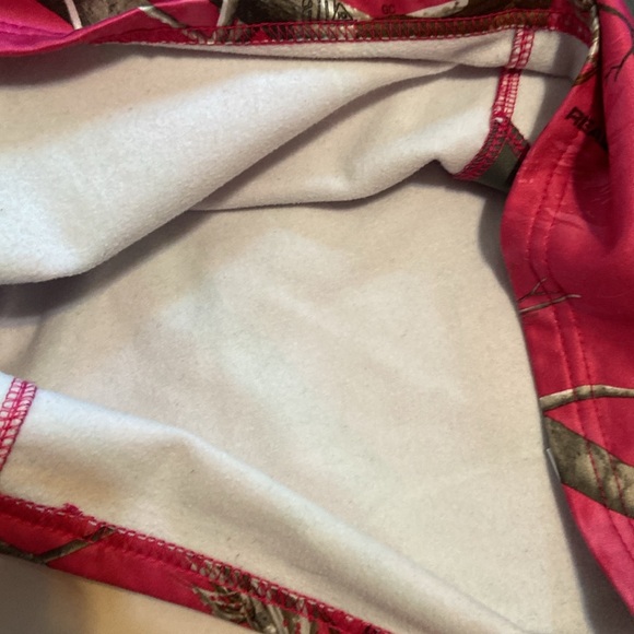 Realtree Women’sPink Camo Quarter Zip Sweatshirt Size Medium - Picture 7 of 9